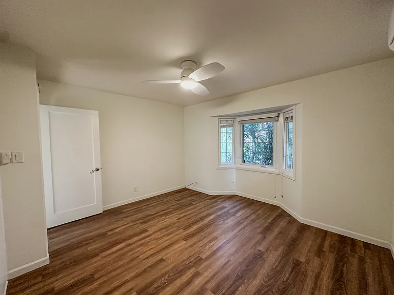 1912 Maybelle Dr — Photo 19