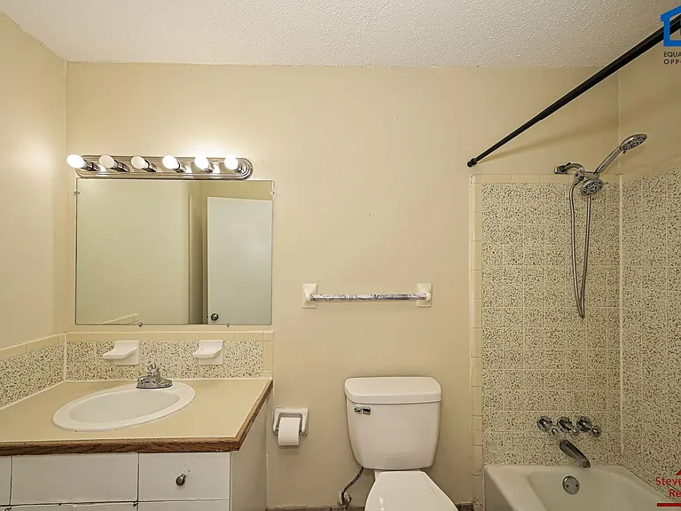 441 Harding Pl #A14 — Photo 10