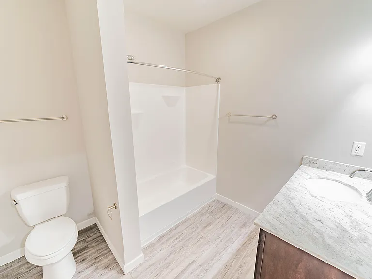 Mammoth Springs Apartments & Townhomes — Photo 61
