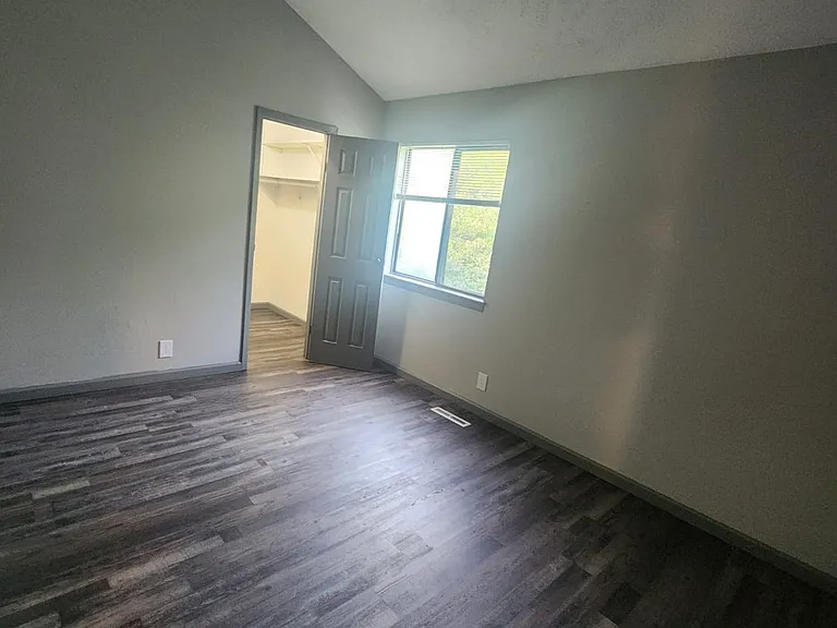 3920 N 110th Plz — Photo 9