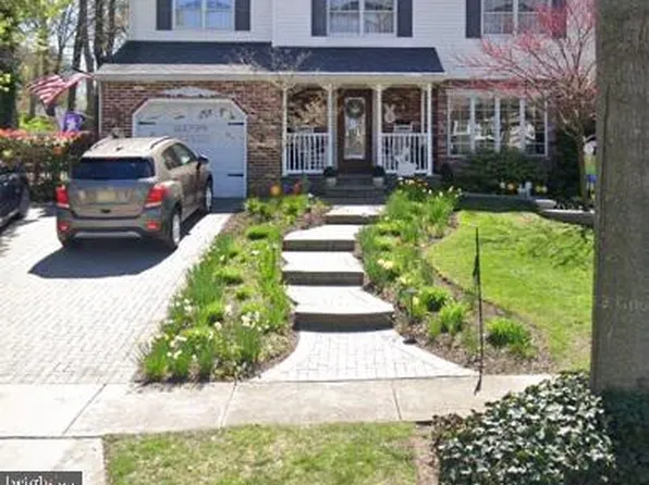 303 Cambridge Dr, Cinnaminson, NJ 08077