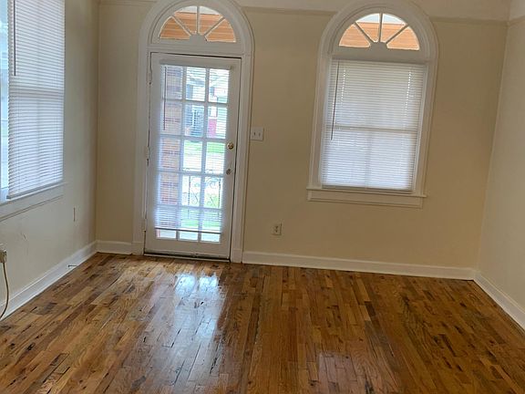 4th image of 2506 Acacia St