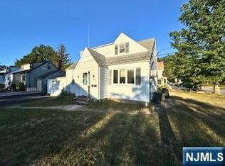 3-03 Pickett Pl, Fair Lawn, NJ 07410