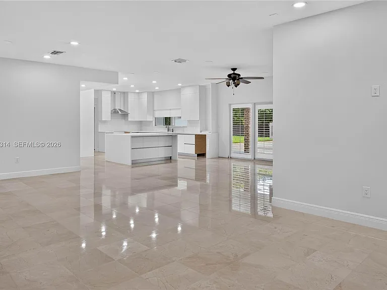 10425 SW 62nd St — Photo 6