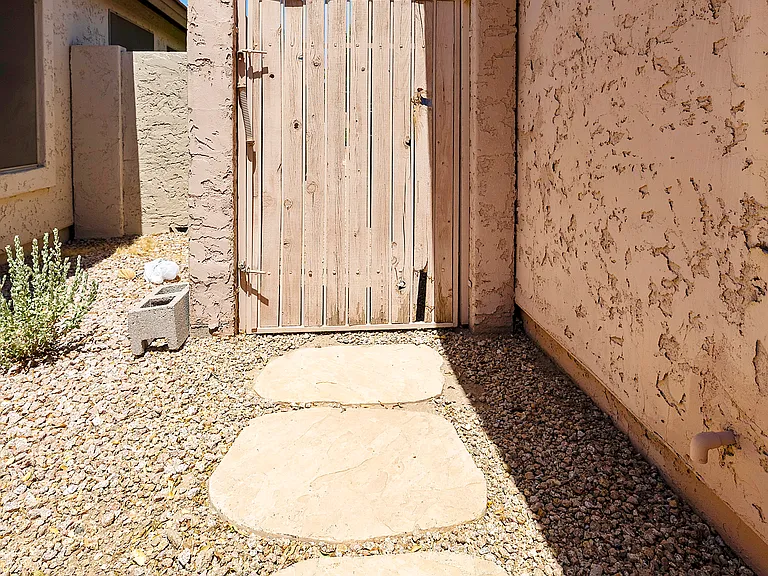 4704 E Weaver Rd — Photo 58