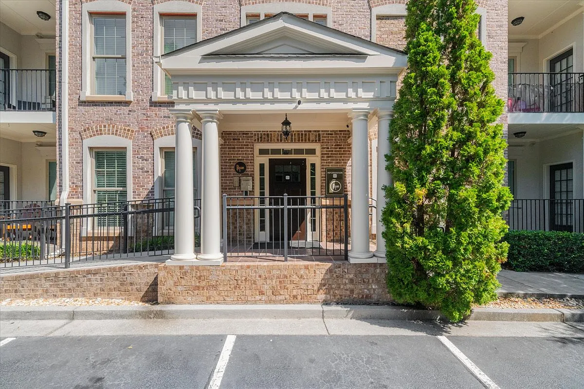 2 bed, 983 sqft, $2,200 — Photo 4