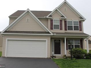 335 Willow Dell Ln, Leola, PA 17540