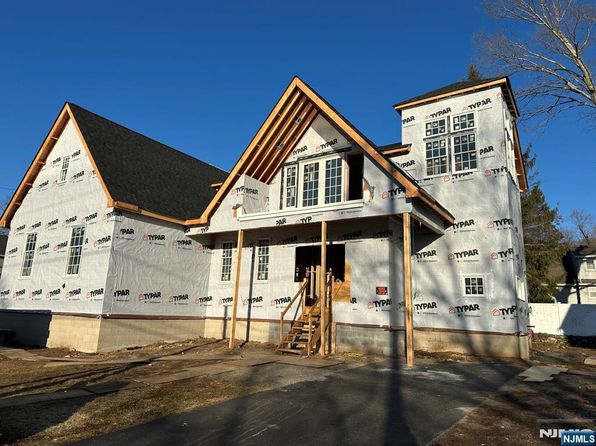 57 Mill Rd, Park Ridge, NJ 07656