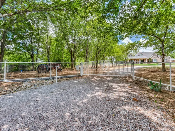 633 McConnell Rd, Gunter, TX 75058