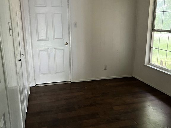 Small extra room (converted 1/2 of coverage) off kitchen with pantry.