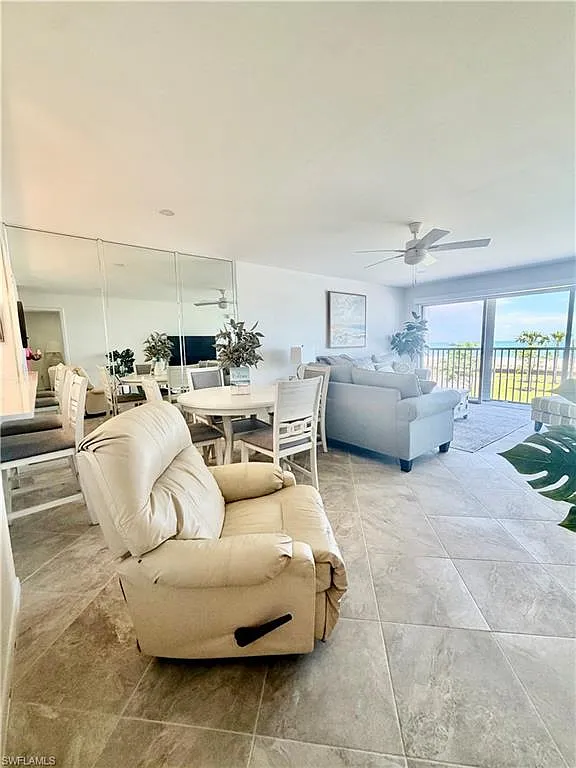 2 bed, 2.0 bath, 1029 sqft, $8,500 — Photo 4