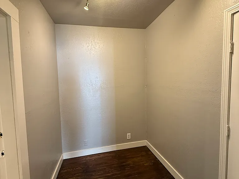 1506 W Bowen Pl — Photo 16