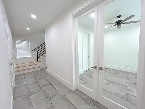 3rd image of 2122 Blalock Rd #A