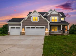 3045 Rabbit Run NE, Lowell, MI 49331