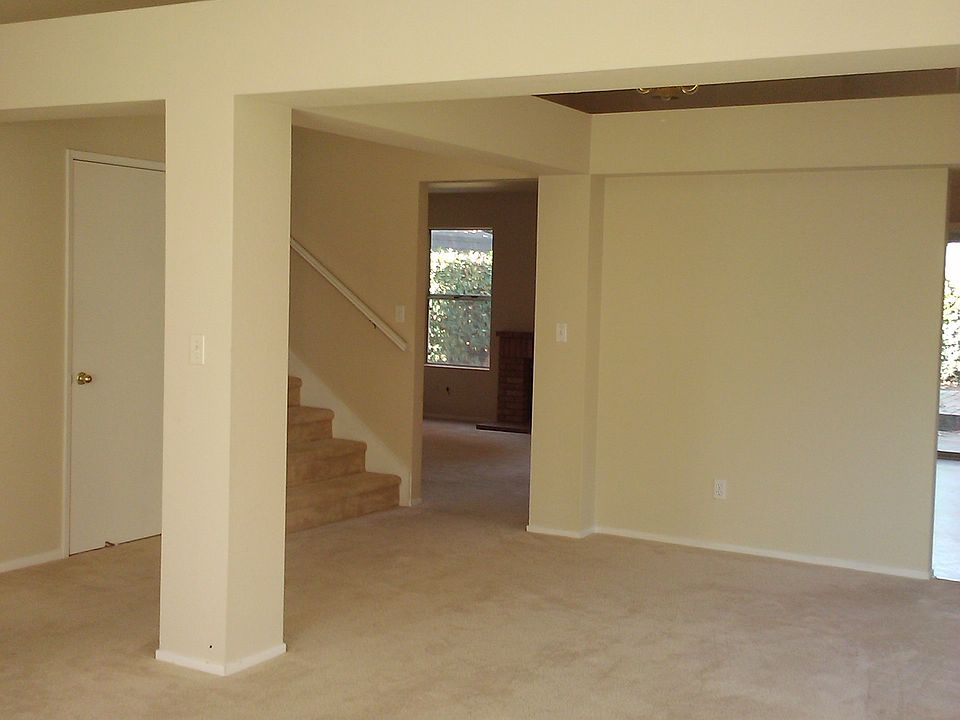 2nd image of 2222 Ventnor Ln