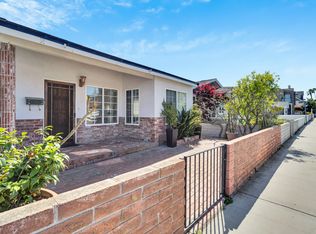 809 W Balboa Blvd, Newport Beach, CA 92661