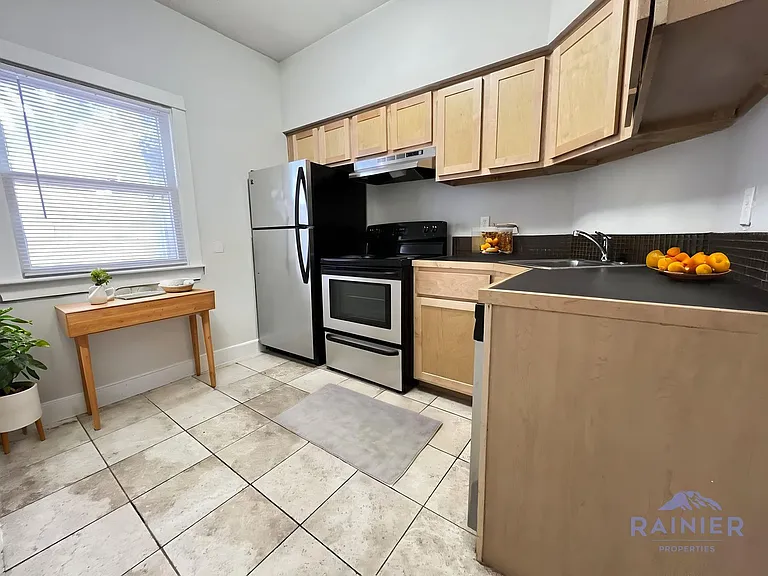 Bouldin Creek — Photo 46