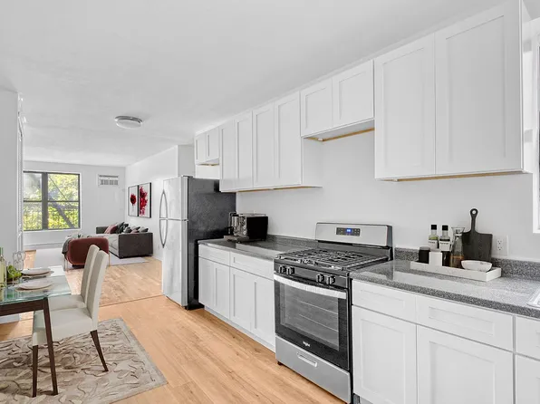 510 Ocean Pkwy APT 3J, Brooklyn, NY 11218