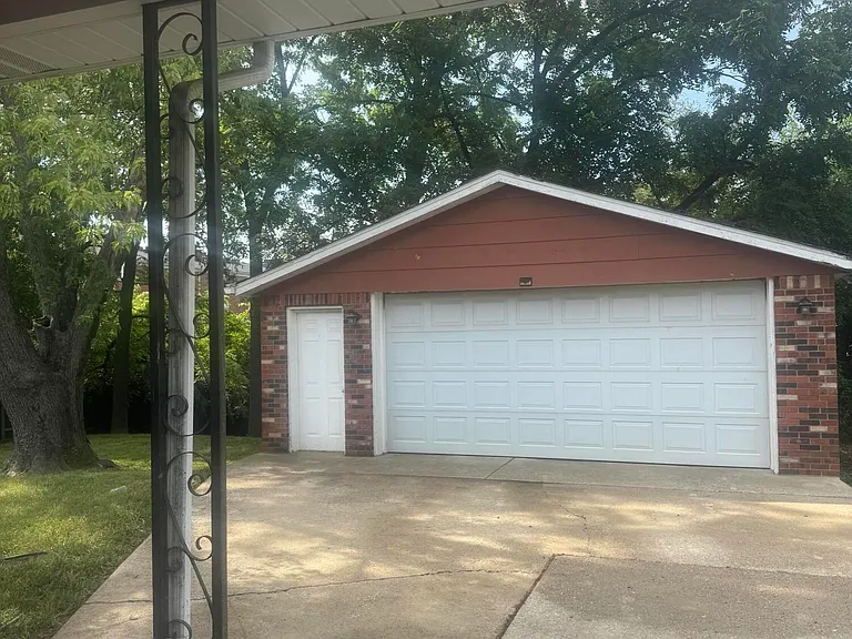 3017 Mid Dale Ln — Photo 2