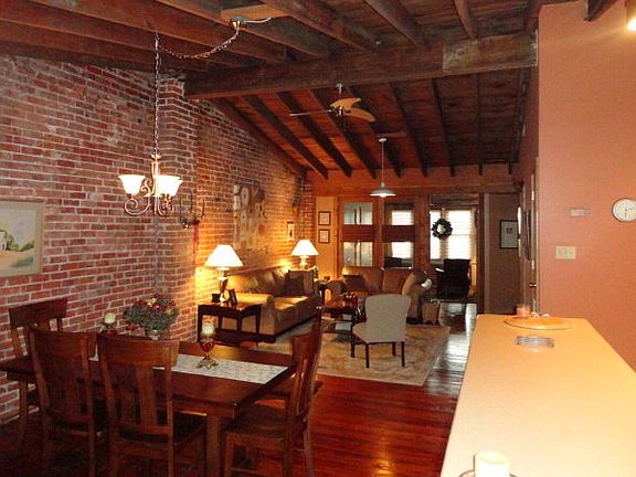 3rd image of 603-4 E Colonial Ave