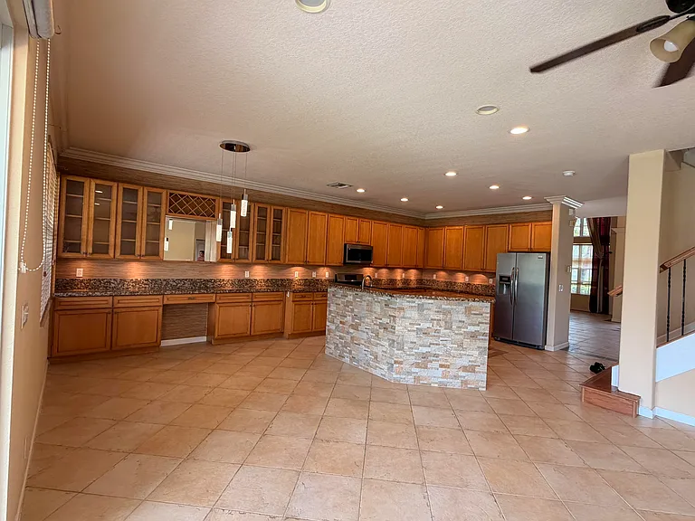 108 Kensington Way — Photo 38