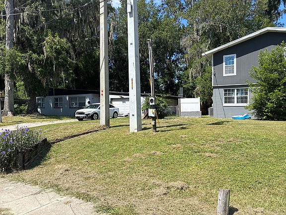 3rd image of 10562 Rutgers Rd