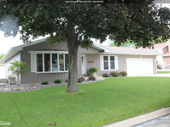 2116 Pine Tree Ct, Clear Lake, IA 50428