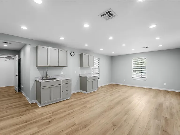 4730 Common St — Photo 13