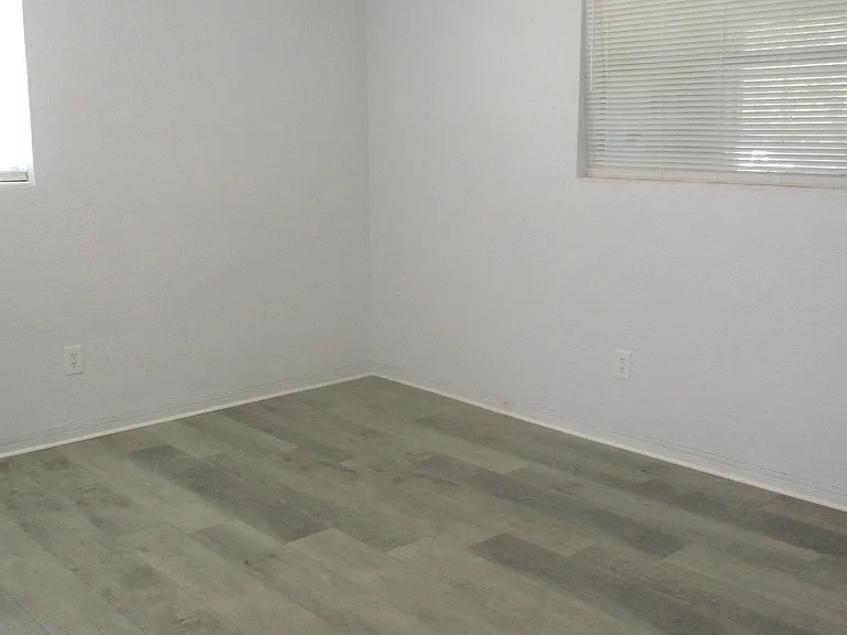 331 Clifton Ave — Photo 11