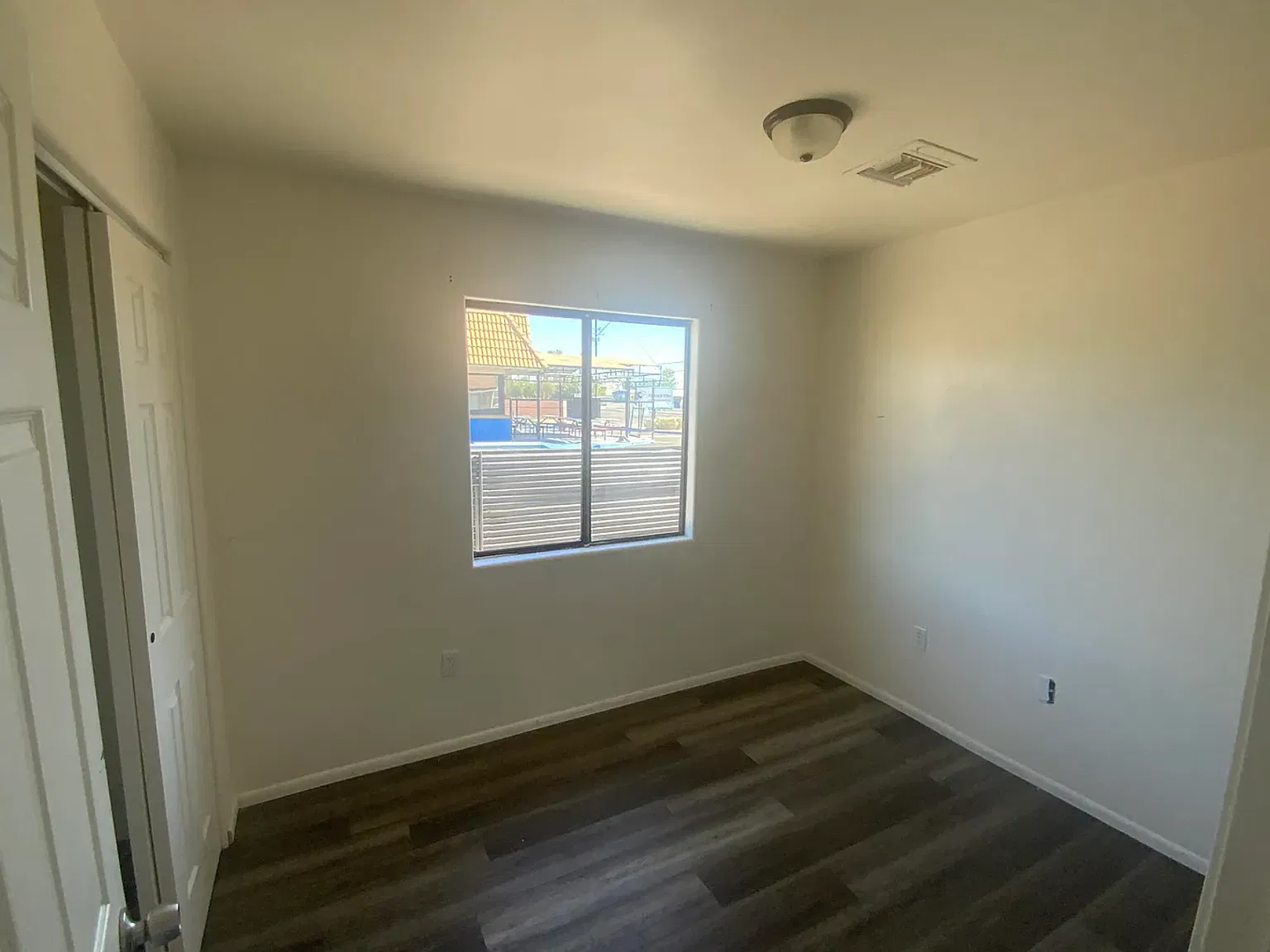 3 bed, 1200 sqft, $1,345 — Photo 4