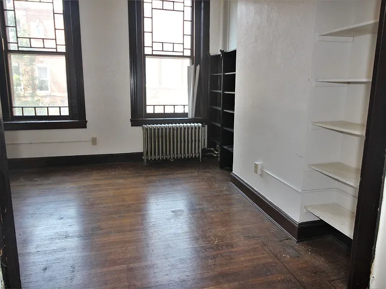 2125 Saint Paul St — Photo 9