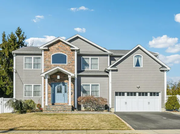 77 Sycamore Street, Massapequa, NY 11758