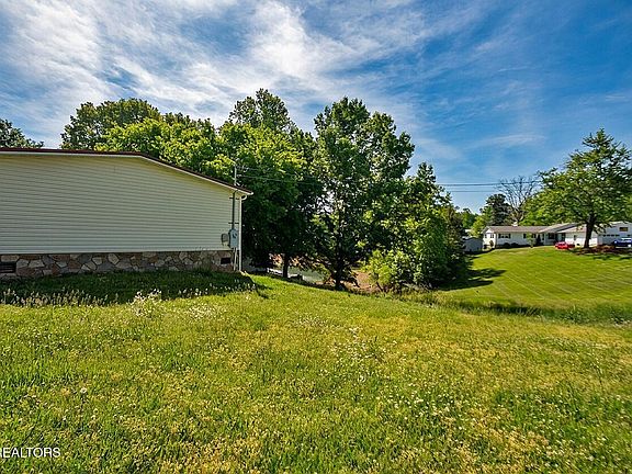 5th image of 1641 Ponderosa Dr