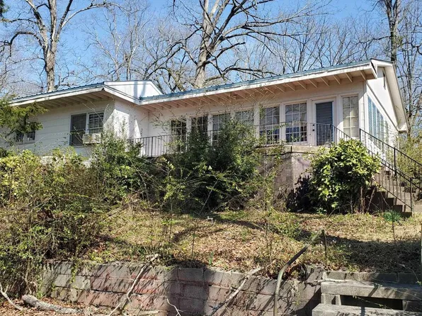 1221 Lake Tate Rd, Sylacauga, AL 35151