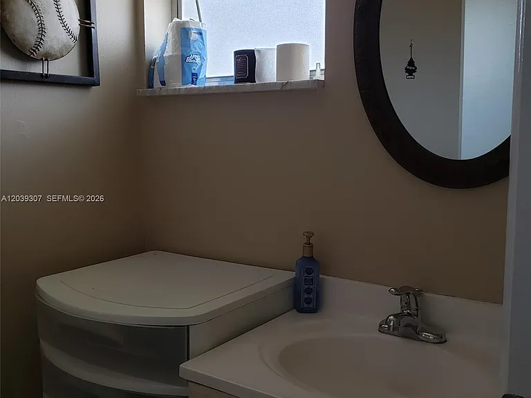 410 SE 2nd St #418 — Photo 4