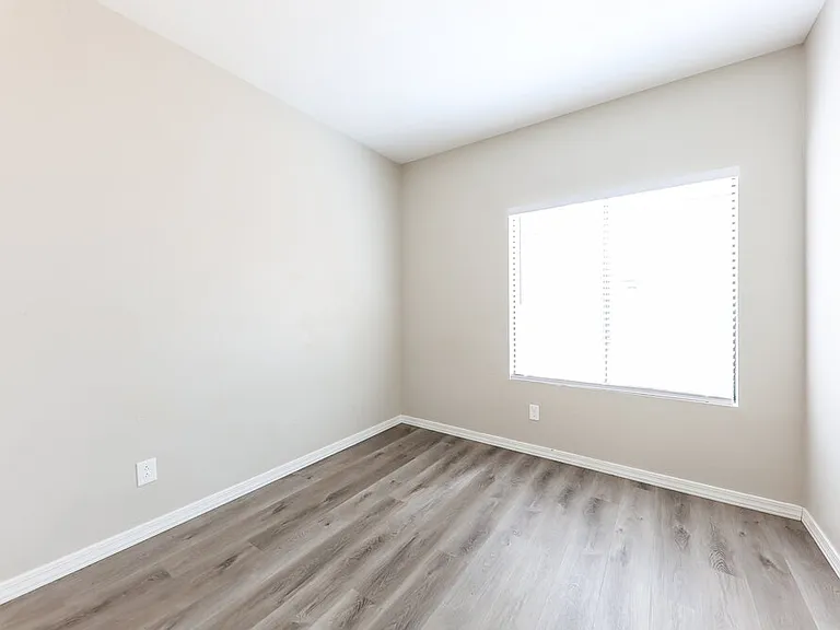 18421 N 44th Pl — Photo 14