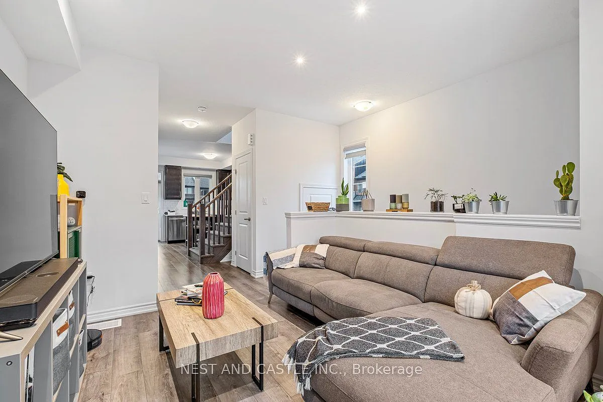 4 bed, $2,700 — Photo 4
