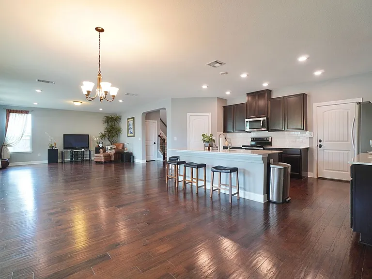 7016 Lickeen Ct — Photo 10