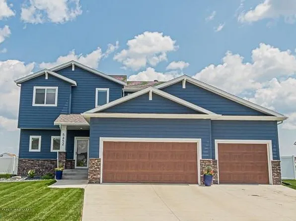 5452 66th St S, Fargo, ND 58104