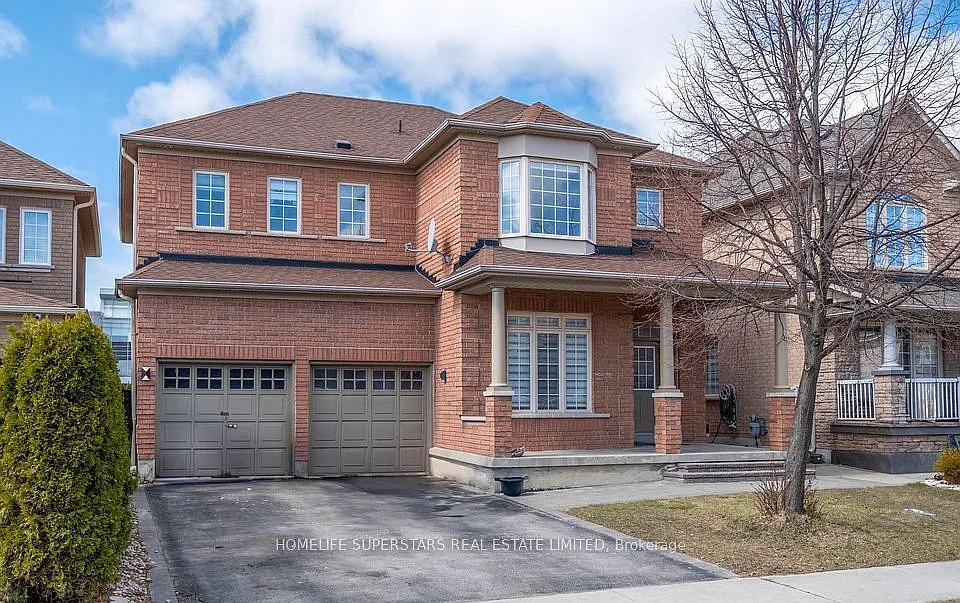 78 Mainard Cres