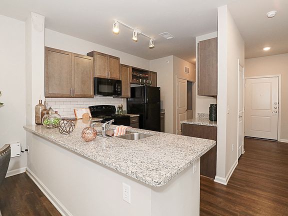 5th image of 6455 De Zavala Rd APT 3203
