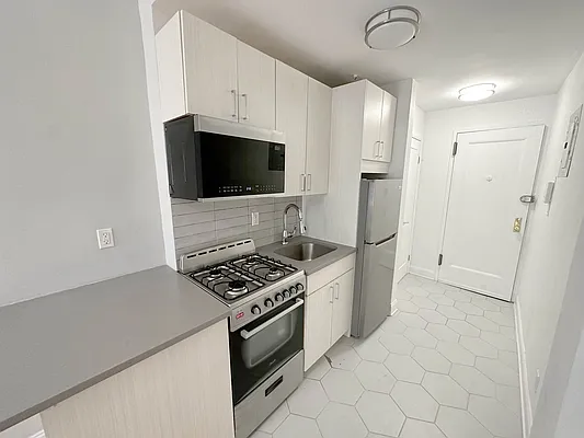 Rented by Guidance Realty Corp. | media 4