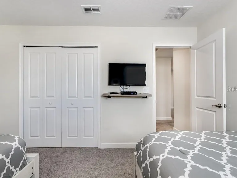 1561 Flange Dr — Photo 32