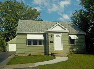 20 Red Oak Dr, Rochester, NY 14616