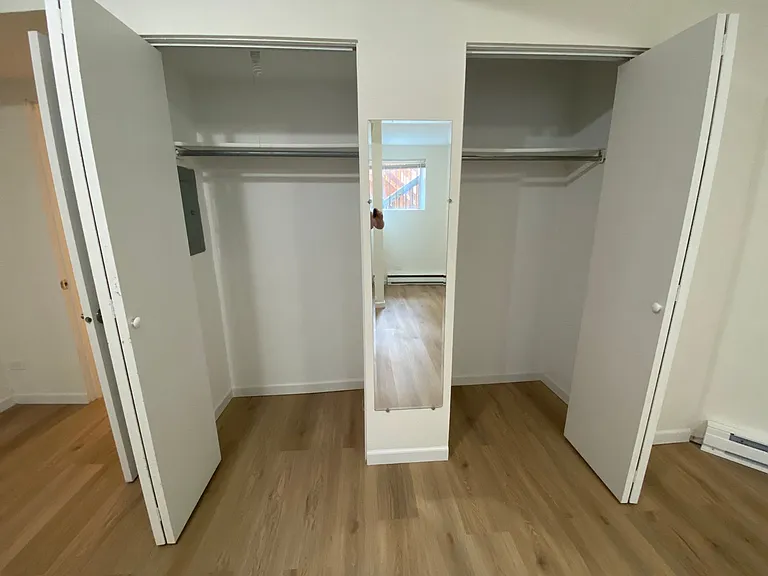 3454 N Elaine Pl #G — Photo 11