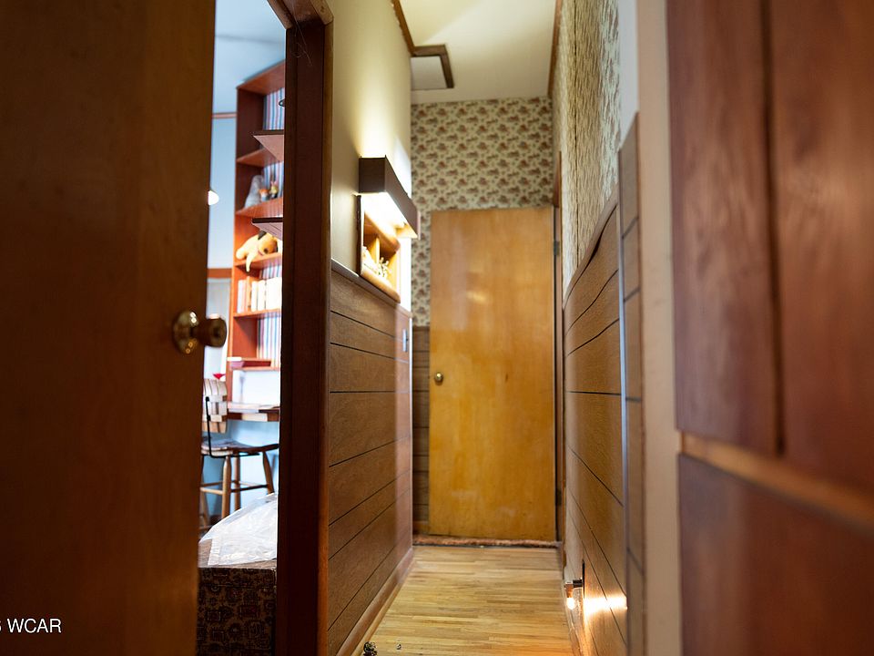16th image of 731 Holly St