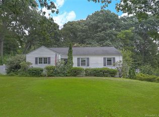 163 Blackhouse Rd, Trumbull, CT 06611