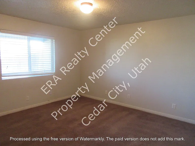 534 W 1950 N — Photo 6