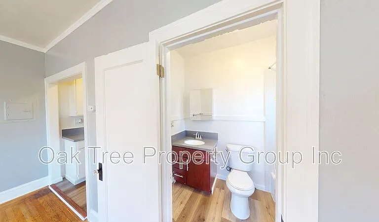 535 41st St #17 — Photo 7