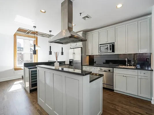 Rented by Sotheby's International Realty | media 2